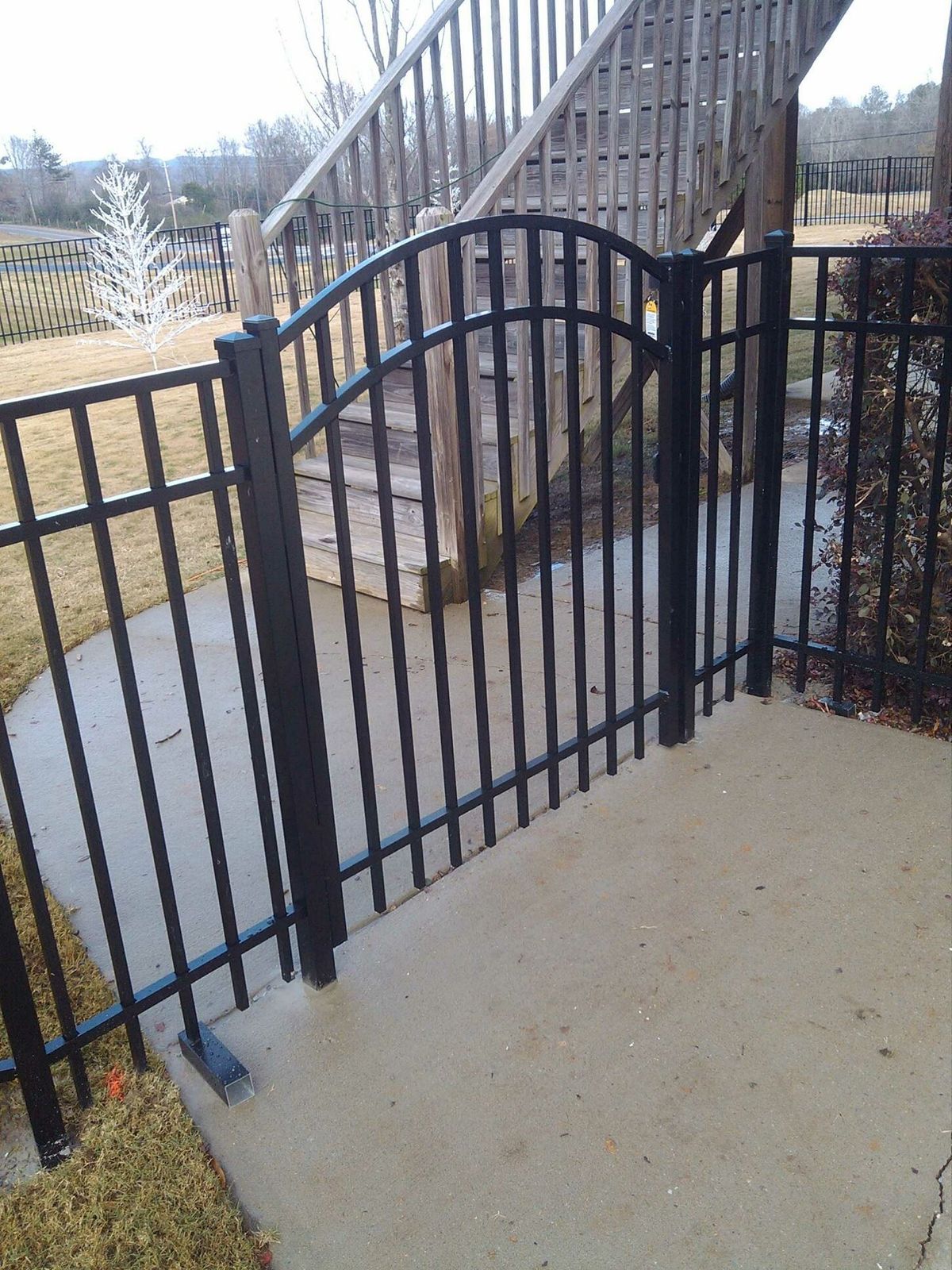 Aluminum Flat Top Arched Gate 1 fence installed by Shelby Fence Company in Alabaster, AL