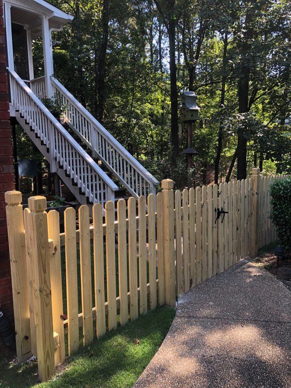 Picket 3 fence installed by Shelby Fence Company in Alabaster, AL